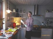Hanne i køkkenet